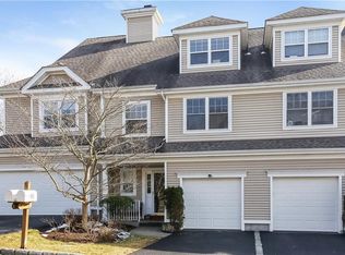 115 Hillcrest Ln, Peekskill, NY 10566