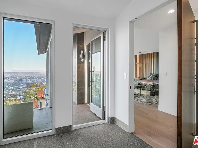 1500 Viewsite Ter — Photo 13