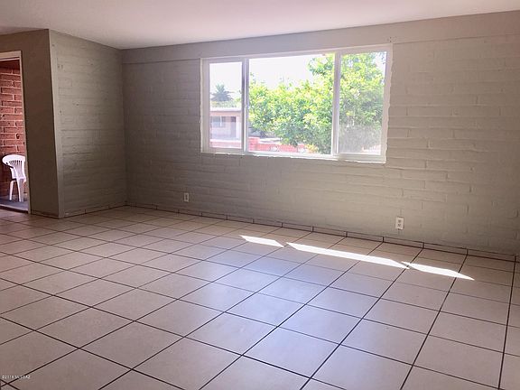 5th image of 4833 S Mountain Ave