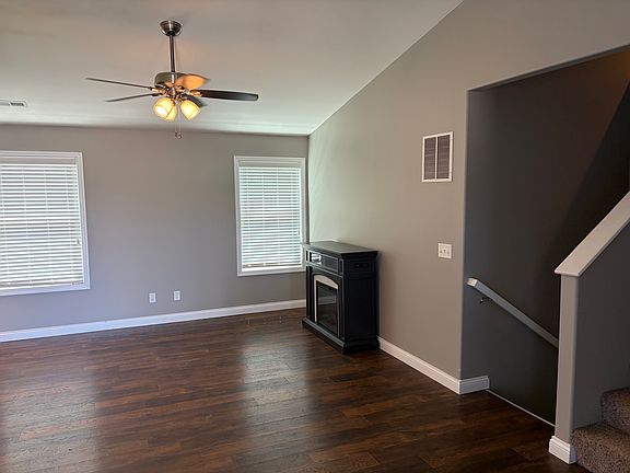 5th image of 483 Honeysuckle Creek Dr