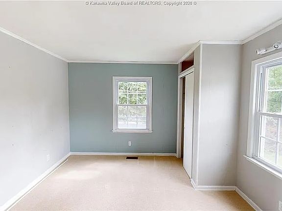 3rd image of 224 Green Oak Dr