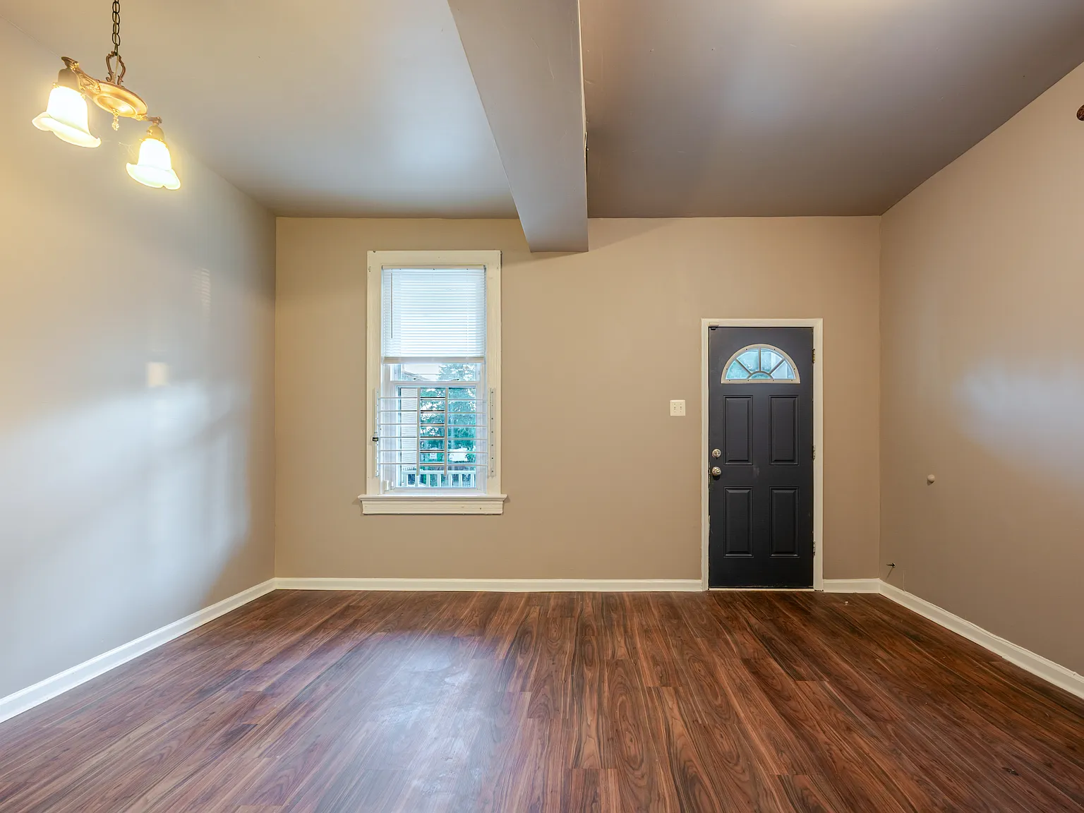 1319 U St SE — Photo 2