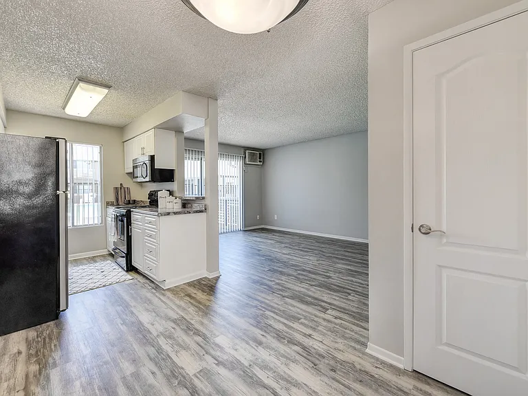 Chardonnay Ridge | One Bedroom Kitchen
