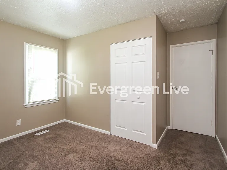 1505 N Webster Ave — Photo 8