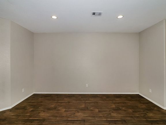 5th image of 8102 Rose Petals Ln