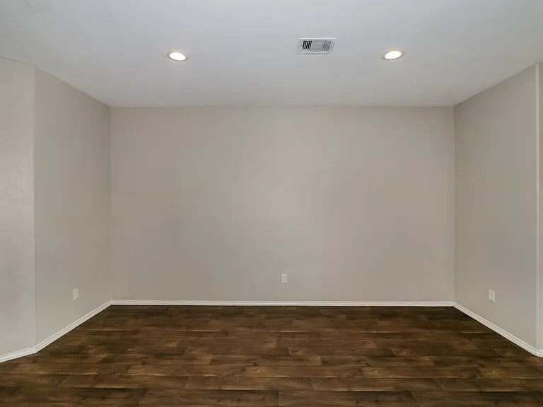 8102 Rose Petals Ln — Photo 5