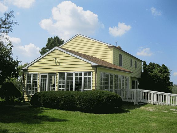 2nd image of 1059 Magruder Ln
