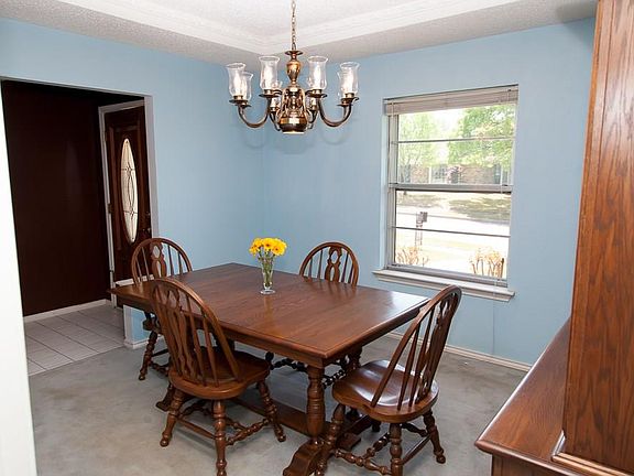 5th image of 2729 Glen Forest Ln