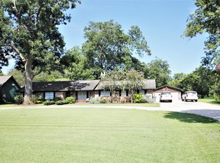 202 Neal Rd, Wharton, TX 77488