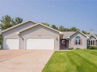 3502 Parkside Cir W, Eau Claire, WI 54701