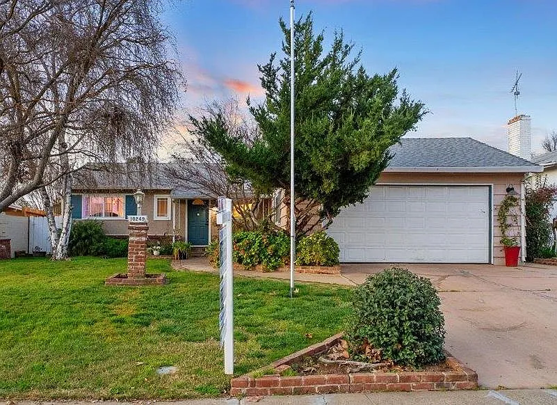 10249 Rinda Dr photo 1