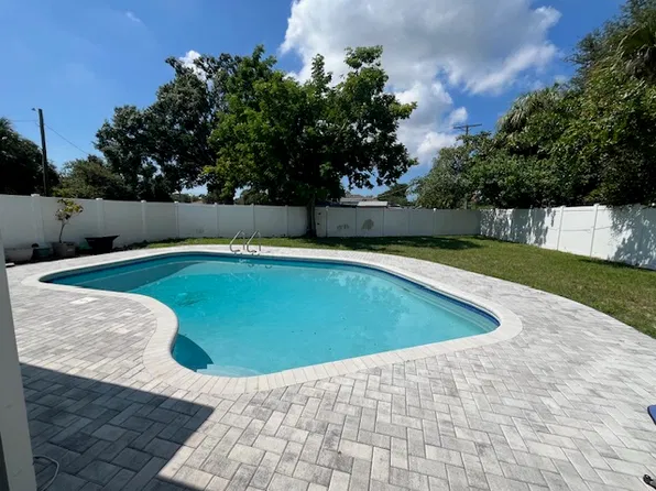 5303 S Lois Ave, Tampa, FL 33611