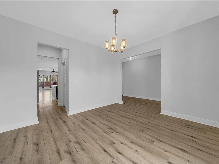 1121 Carlisle Pl — Photo 3