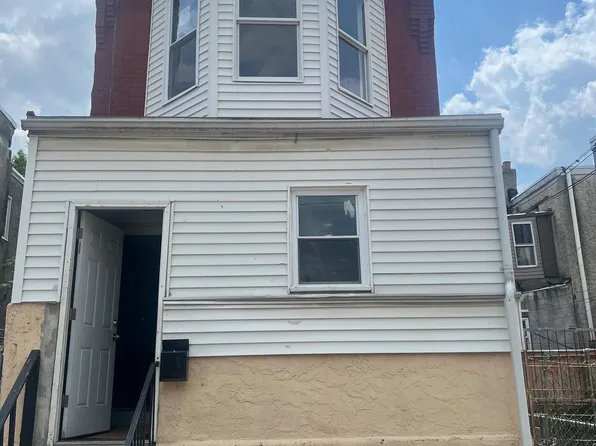 2106 S Shields St, Philadelphia, PA 19142