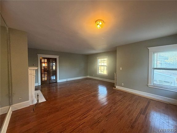 5th image of 2776 Main St #3