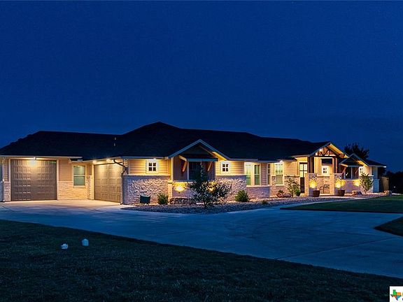 3rd image of 236 Skyline Dr