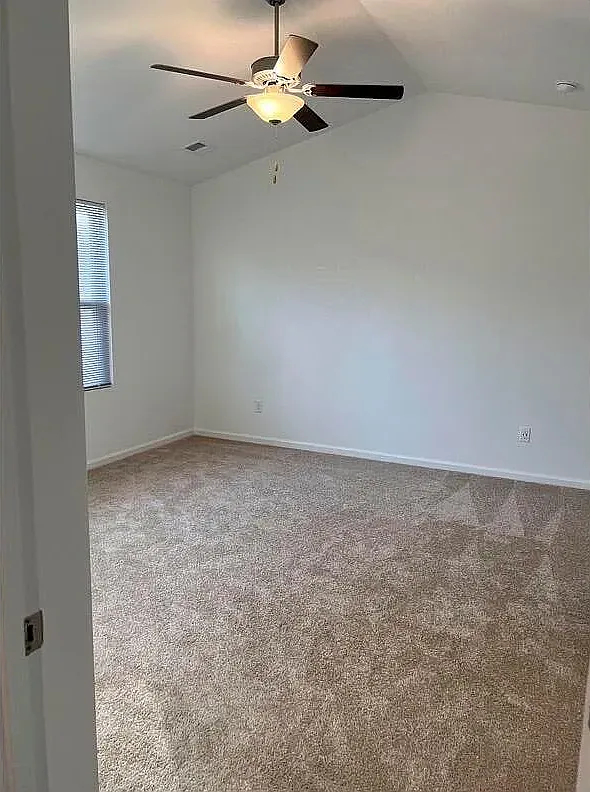160 Spencer Cir — Photo 4