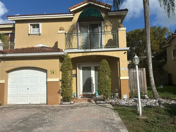 7121 SW 158th Ct, Miami, FL 33193