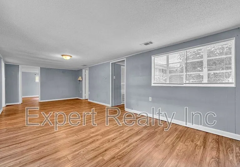 216 Meadowood Ave — Photo 10