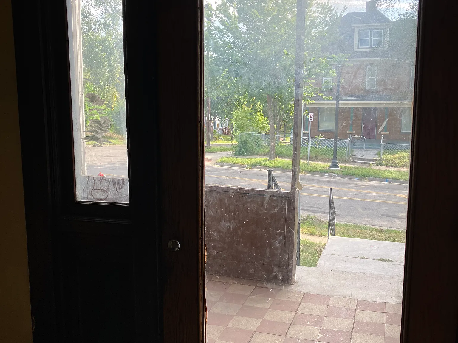 2425 Lyndale Ave N — Photo 3