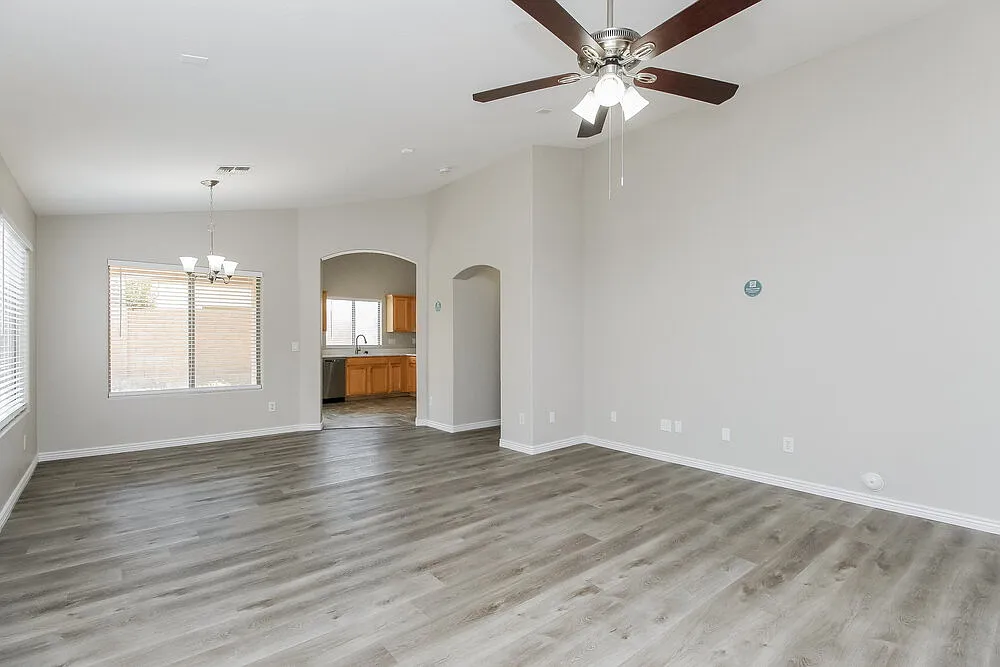 4 bed, 3.0 bath, 1912 sqft, $2,265 — Photo 3