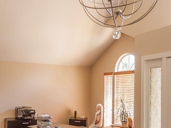 3rd image of 5639 Montclair Cir