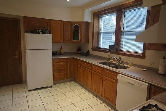 4th image of 2915 N Southport Ave APT 1