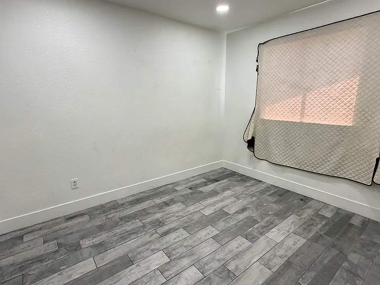 5108 Clark St — Photo 11