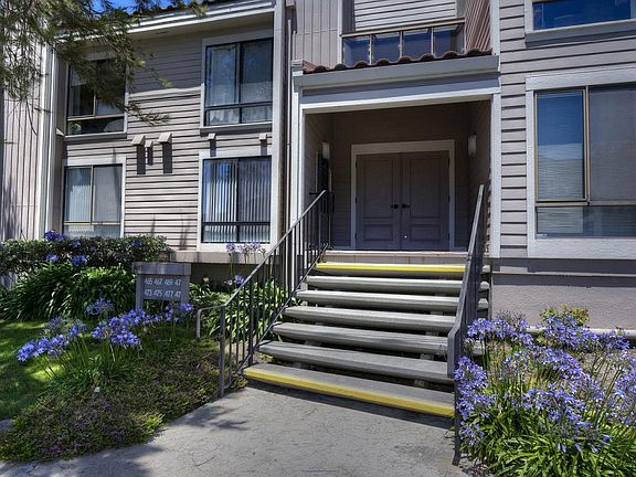 3rd image of 475 Pine Ave