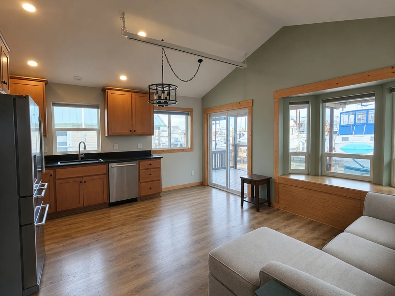 1 bed, 560 sqft, $2,200 — Photo 4