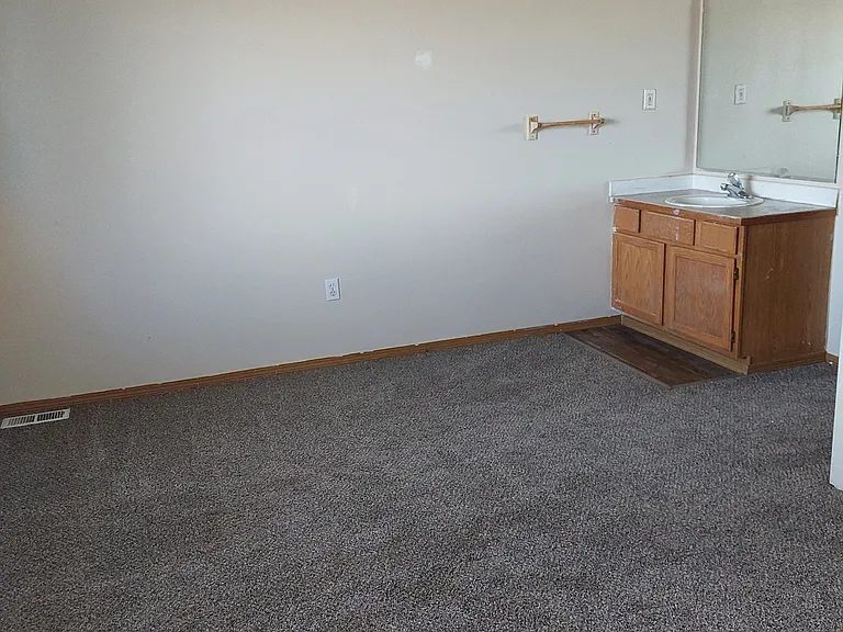 1242 W Lakeside Dr — Photo 4