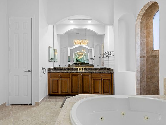 5th image of 8605 Club Estates Way