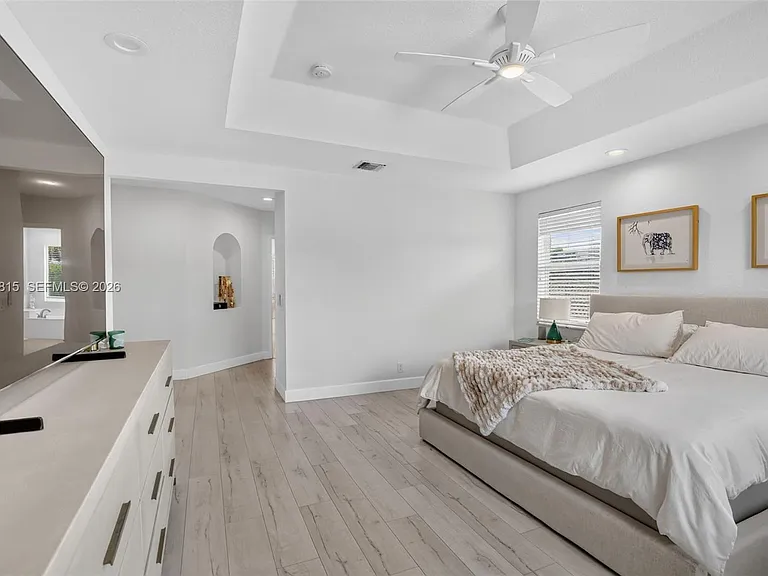 981 Waterside Cir — Photo 26