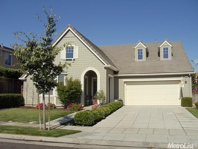 1st image of 667 Leah Ln