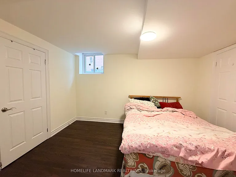 2587 Credit Valley Rd — Photo 3