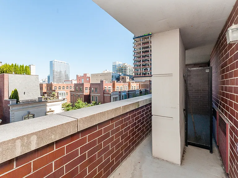 451 W Huron St #703 — Photo 20