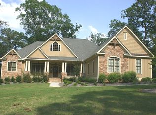 180 Plunkett Dr, Fayetteville, GA 30215