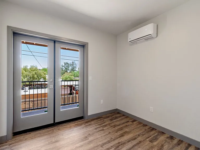 1720 E Edison St — Photo 72