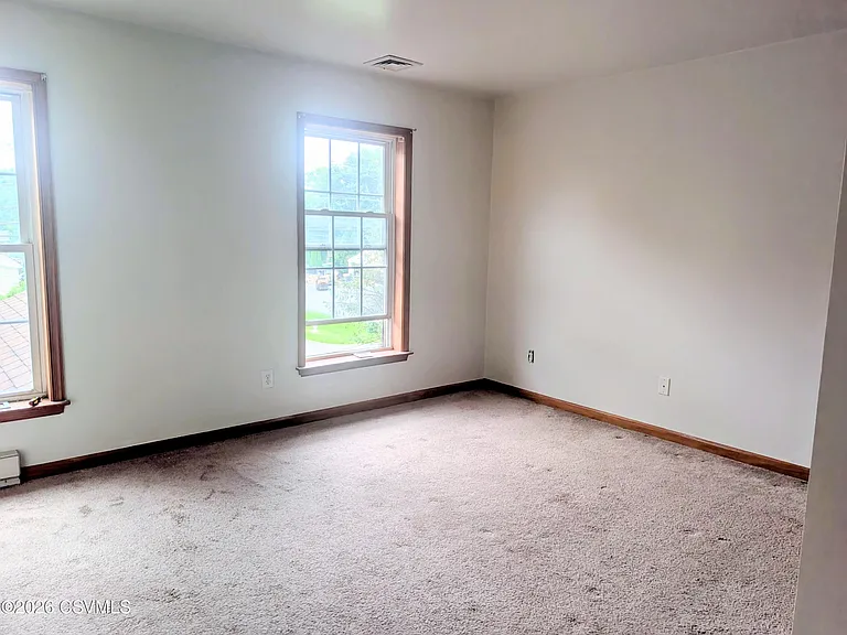 1011 N Old Trl — Photo 12