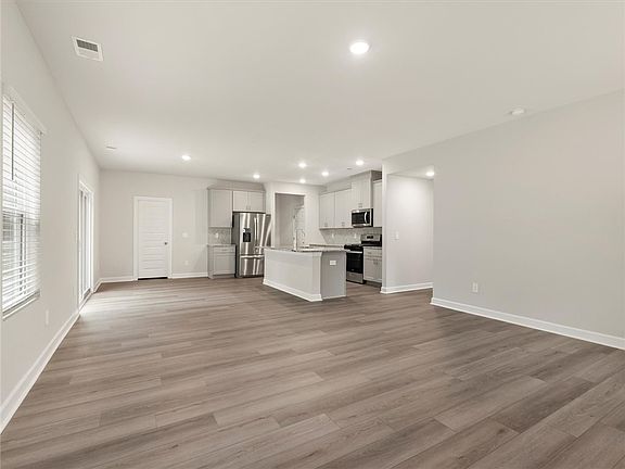 5th image of 216 Merriweather Way