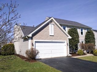 1265 Meadowlark Ln, Grayslake, IL 60030