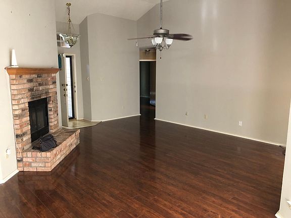 4th image of 10233 Maria Dr
