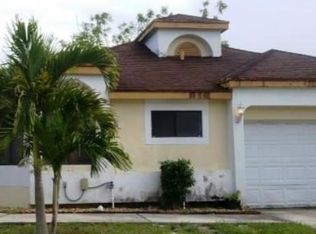 811 E Palm Run Dr, North Lauderdale, FL 33068
