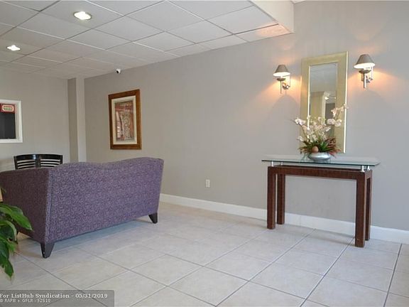 2nd image of 2016 Bay Dr APT 701