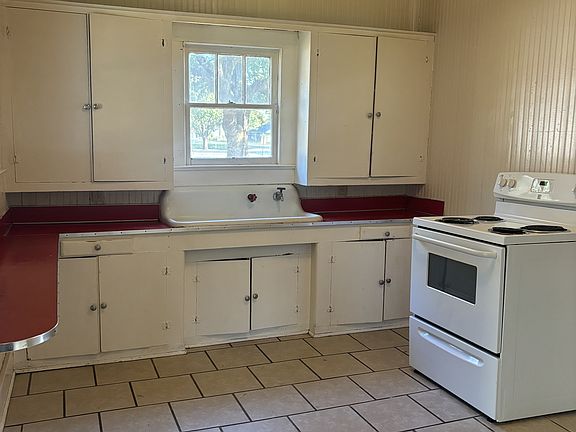 2nd image of 157 Marie St