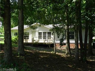 2729 Payton Ln, Walkertown, NC 27051