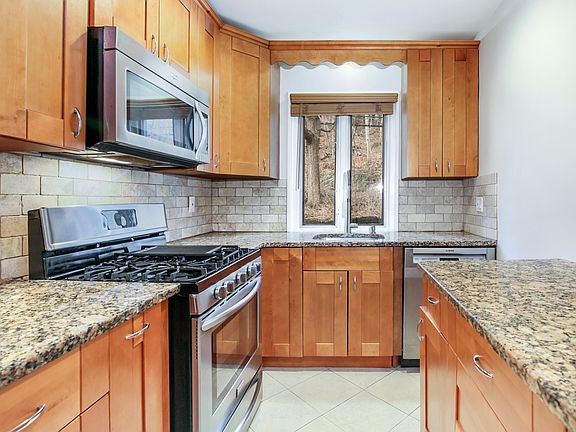 651 Hillside Ave White Plains, NY (10 of 19).jpg