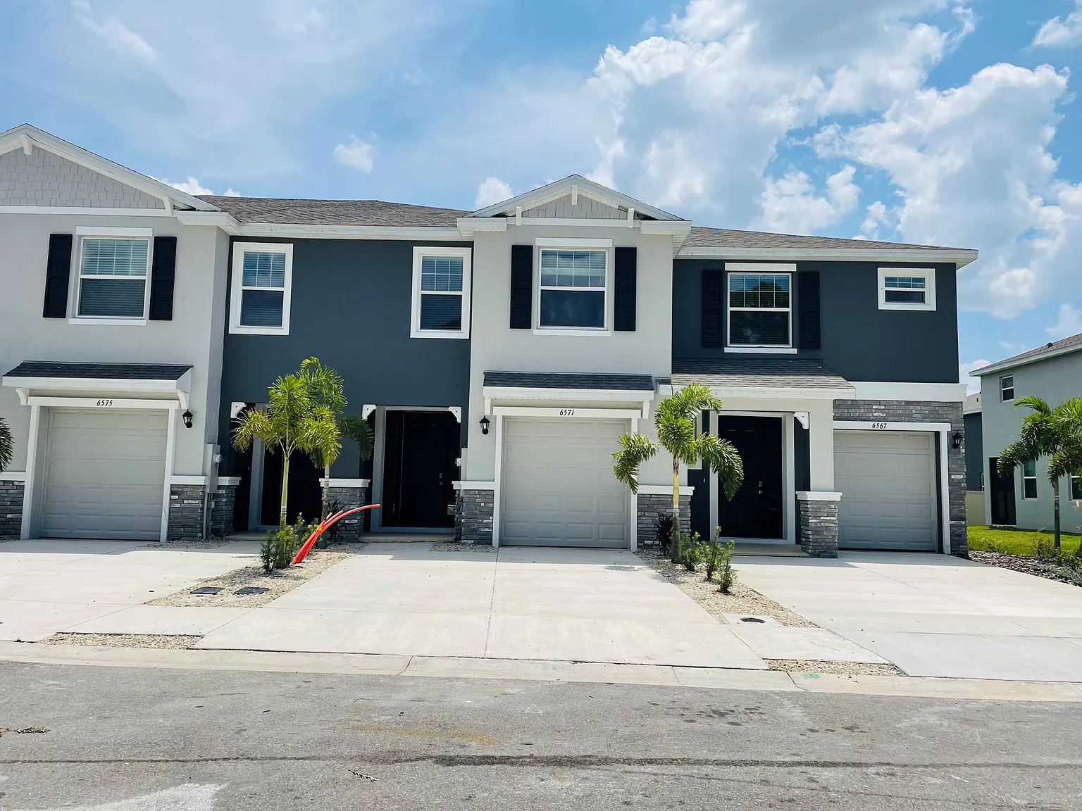 3 bed, 2.5 bath, 1673 sqft, $2,350 — Photo 3