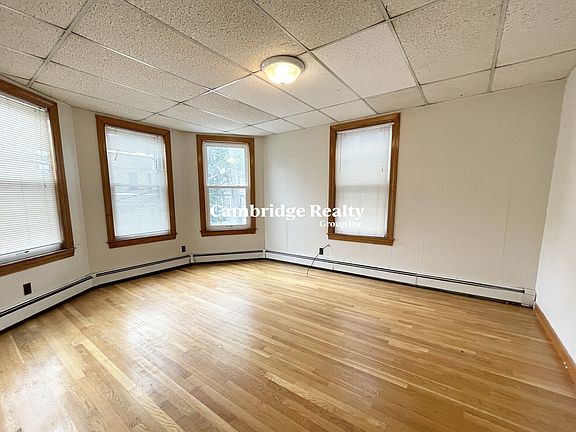 3rd image of 5 Oswald St #2T