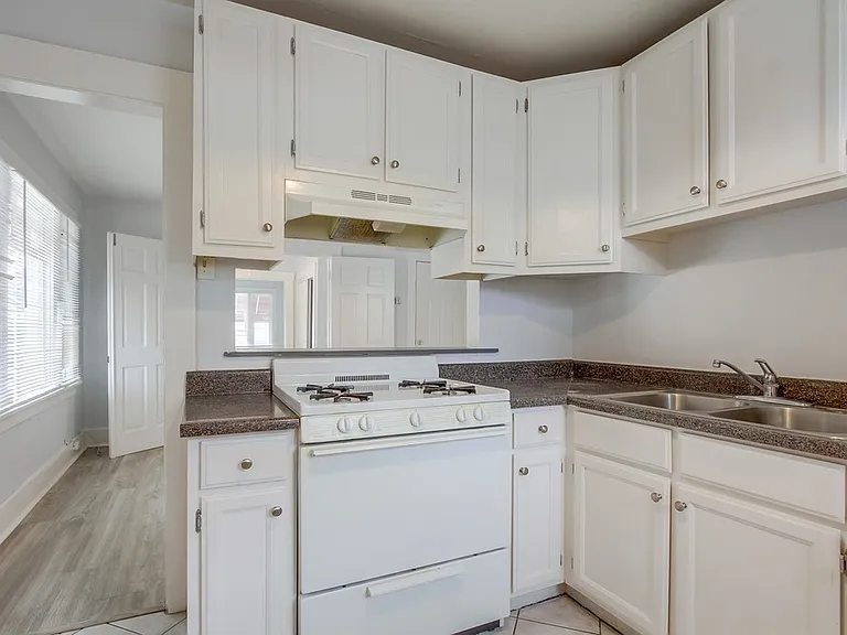 502 Elm Ave #504 — Photo 7